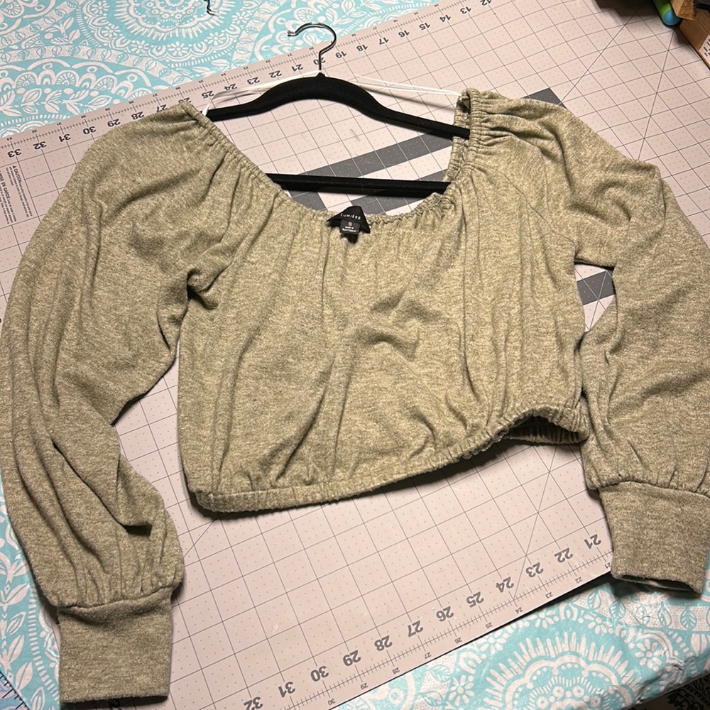 Lumiere size Small heather tan/green soft shoulder sweater.